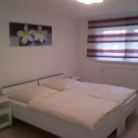 Sarah Apartment